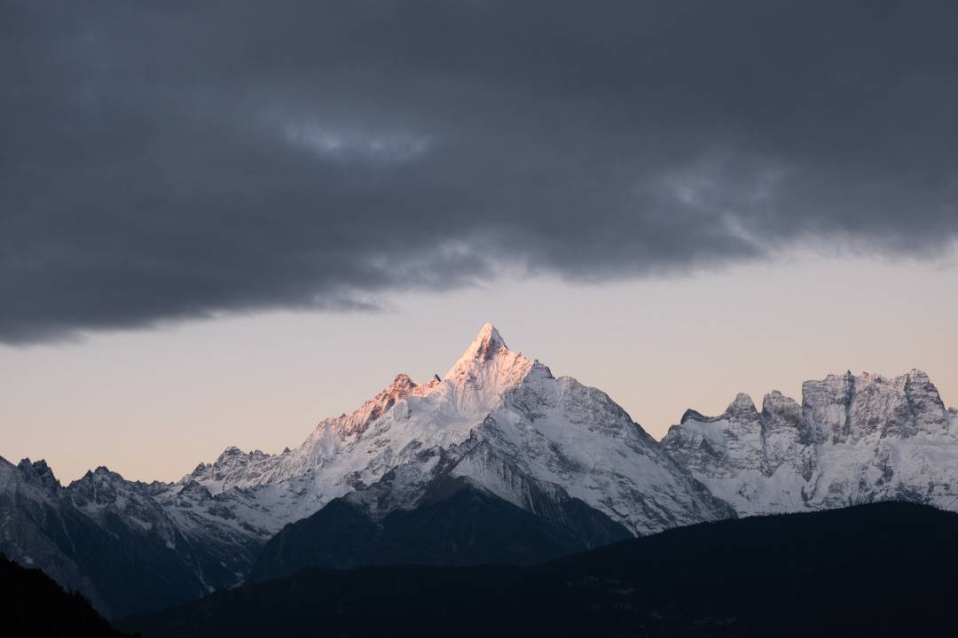 In pics: Meili Snow Mountain in changing light from dawn to dusk