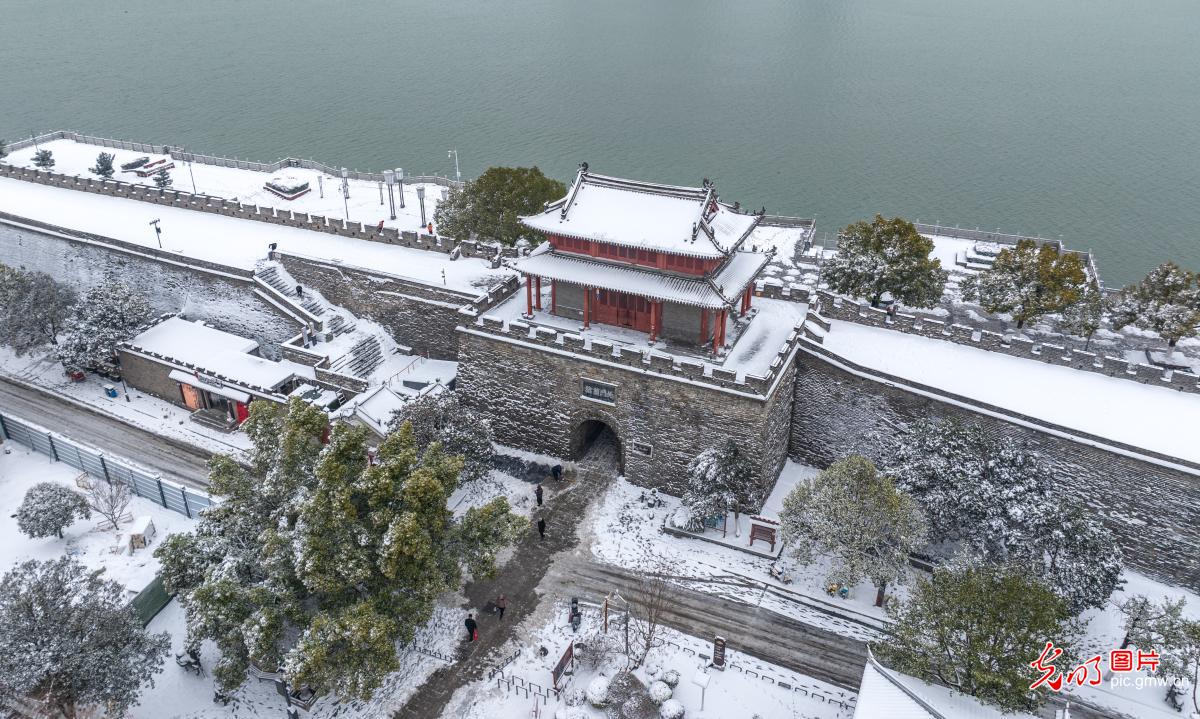 Snow blankets Xiangyang Ancient City Snow blankets Xiangyang Ancient City