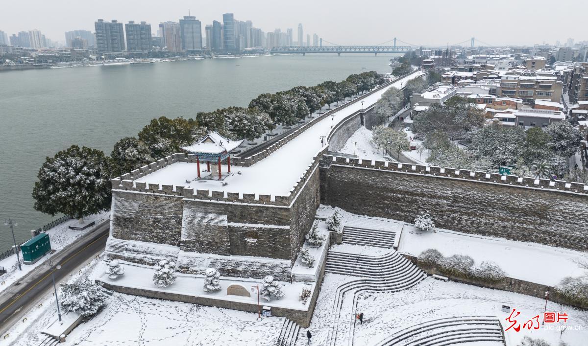 Snow blankets Xiangyang Ancient City Snow blankets Xiangyang Ancient City