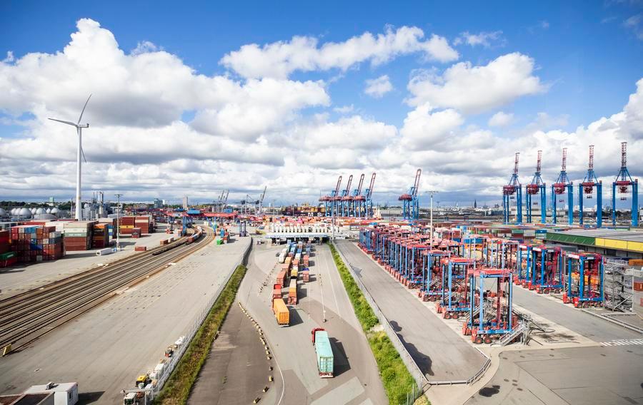 Chilled German-U.S. economic ties reflect deepening transatlantic split