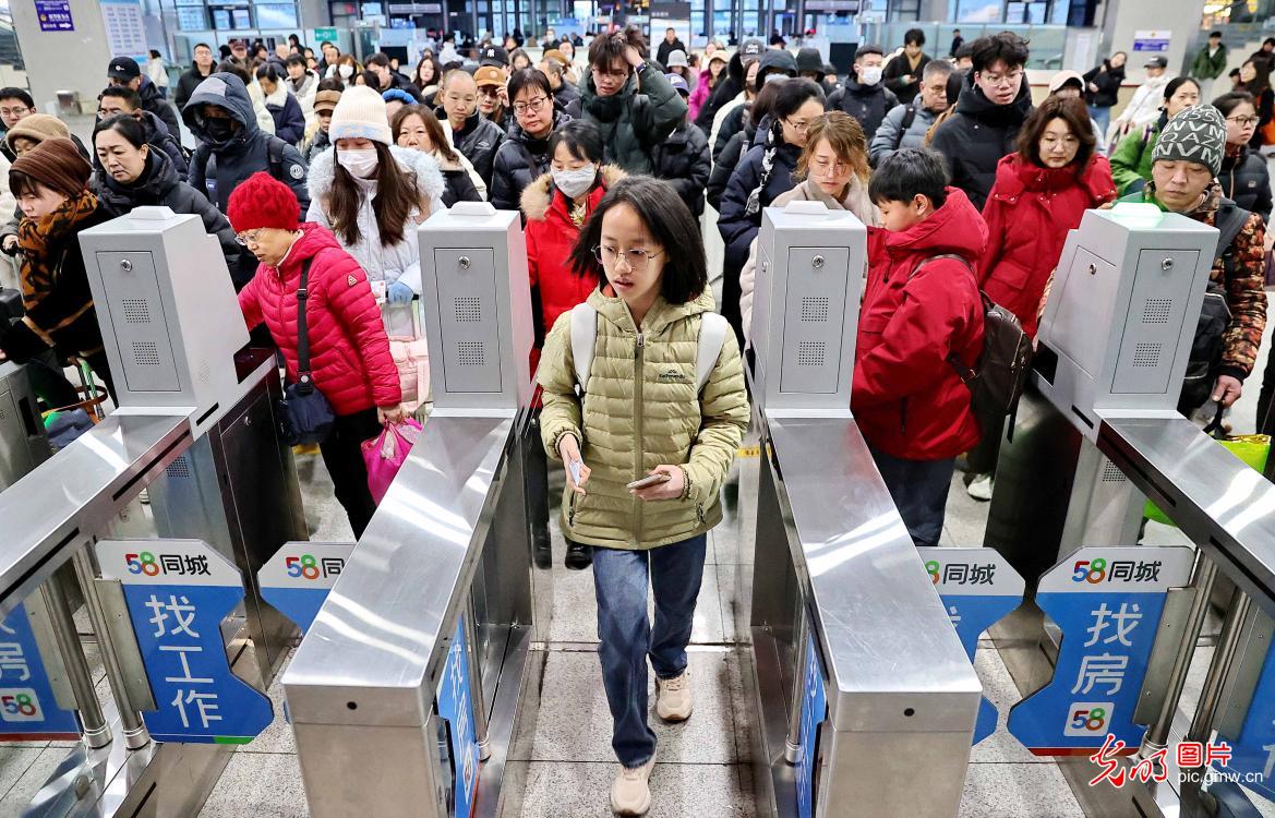 China's rail network ramps up with new timetable