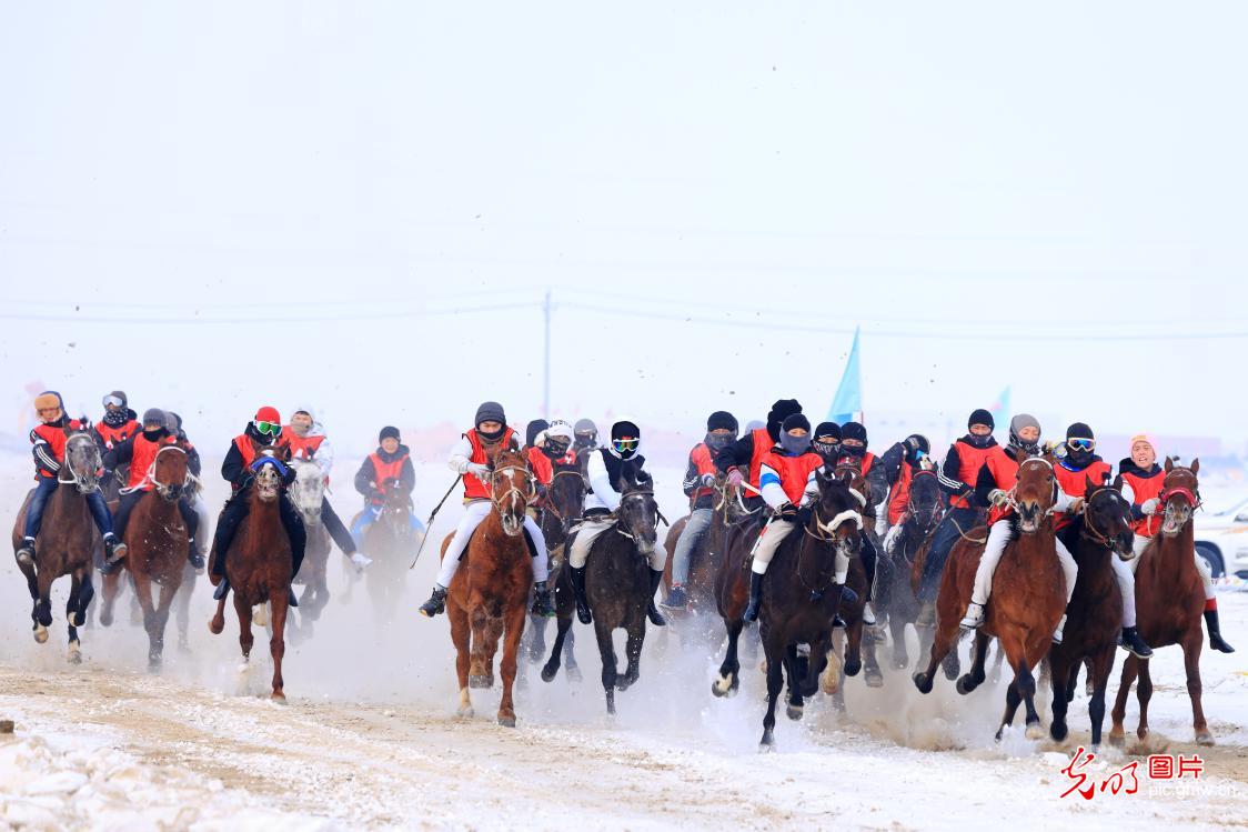Horse racing excitement thrills spectators in Altay