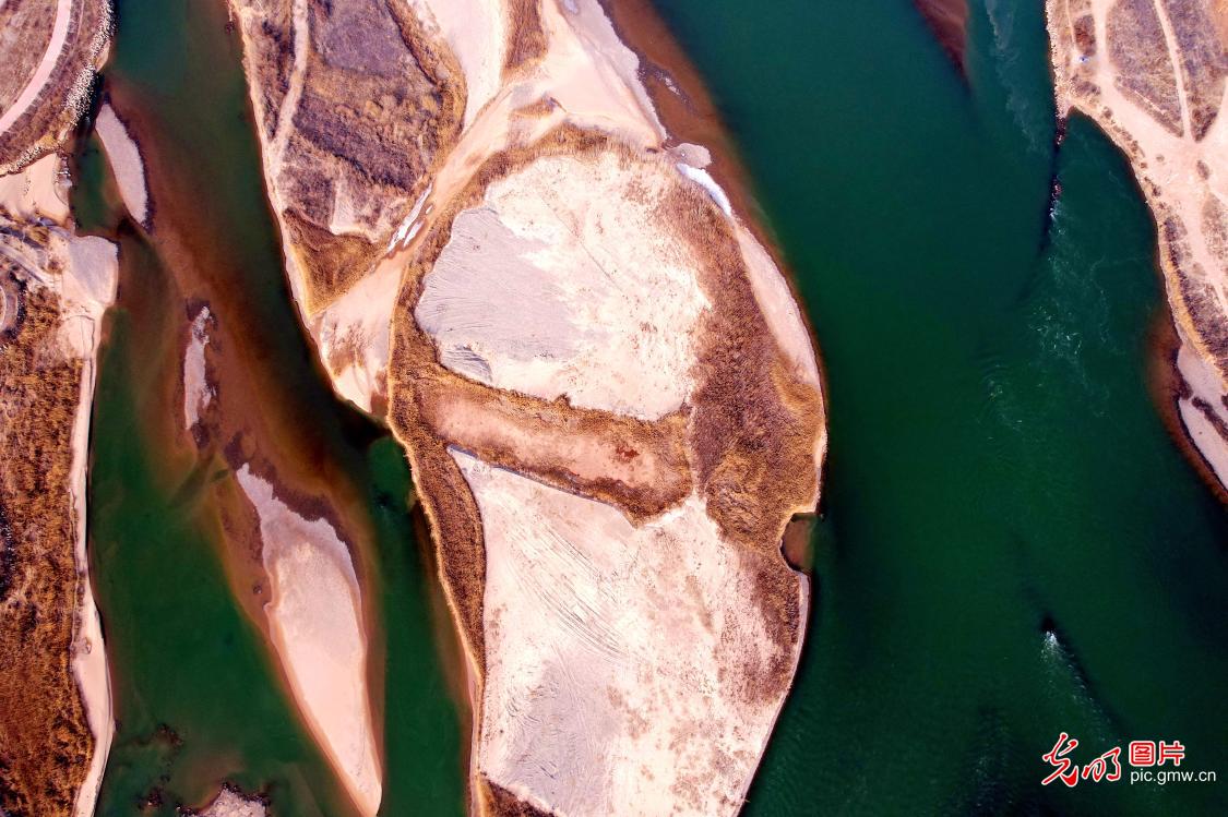 Early spring along Yellow River in NW China's Ningxia