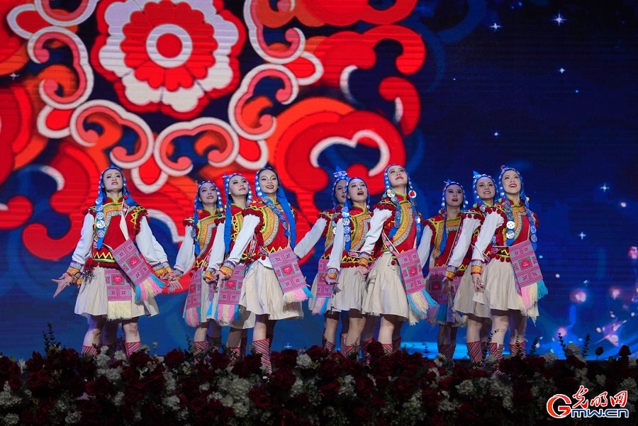 Spring Festival cultural gala&nbsp;marks China-Laos Friendship Year in Vientiane
