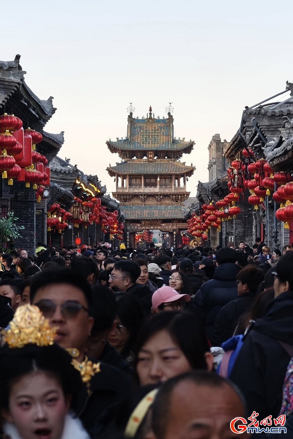 Spring Festival market held in ancient city of Pingyao