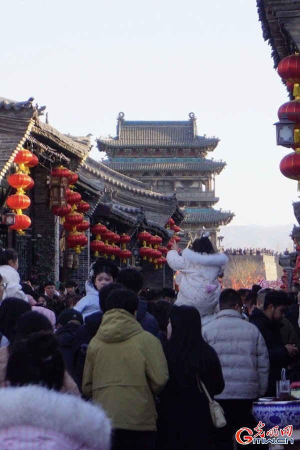 Spring Festival market held in ancient city of Pingyao
