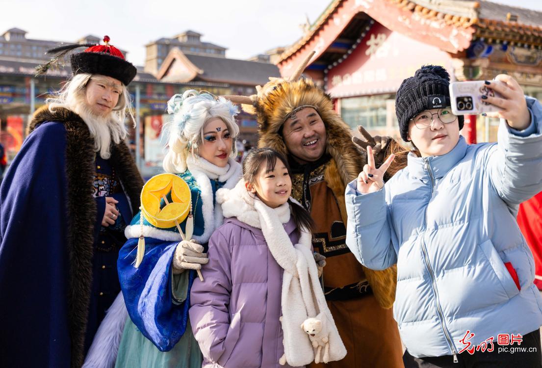 Spring Festival temple fair opens in N China's Inner Mongolia