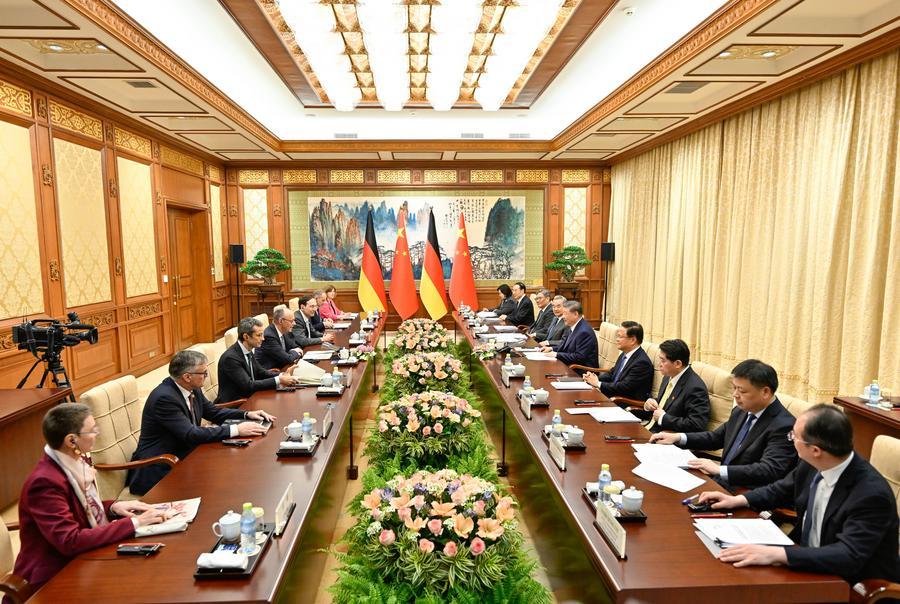 China, Germany agree to deepen partnership, win-win cooperation in Xi-Merz meeting