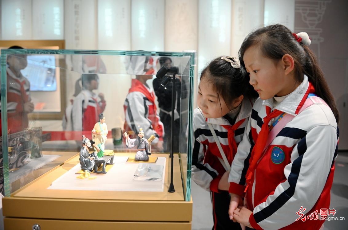 Students explore idiom culture at museum in N China's Hebei