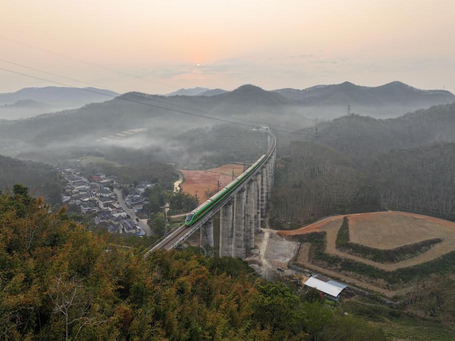 Cross-border passenger service of China-Laos Railway marks 3 years, boosting cross-border travel, connectivity