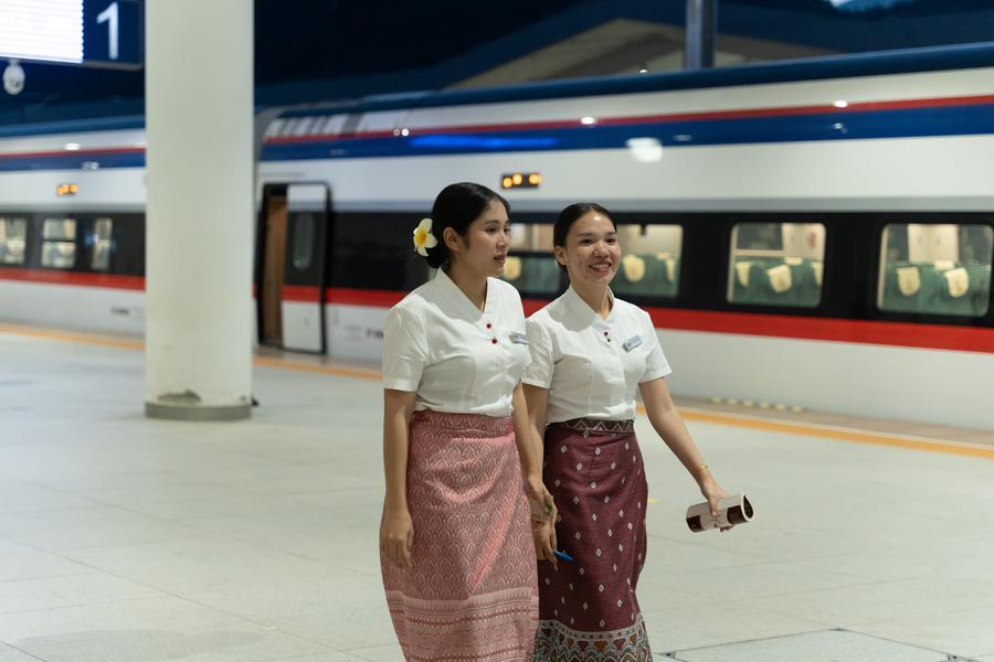 Cross-border passenger service of China-Laos Railway marks 3 years, boosting cross-border travel, connectivity