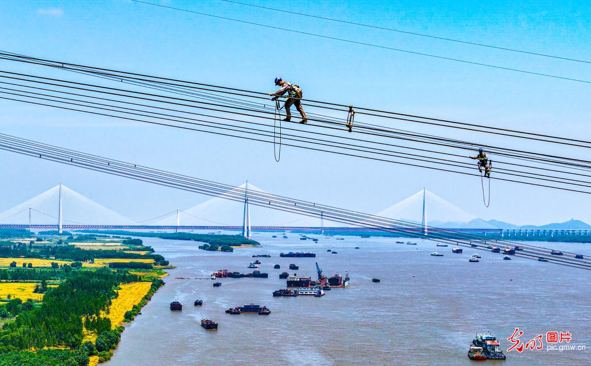 Power transmission inspection conducted in E China's Anhui