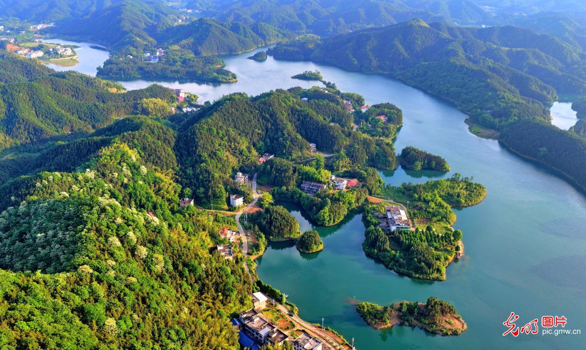 Picturesque rural scenery in C China's Hunan