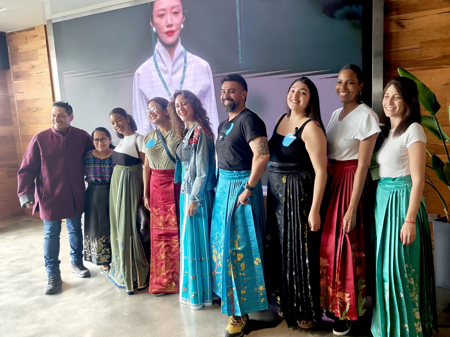 Traditional Chinese clothing brings international families together in Beijing