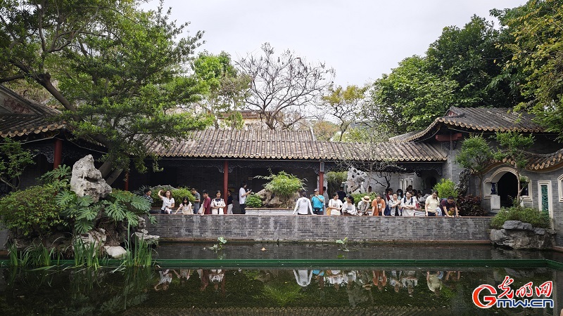 Visitors flock to Qinghui Garden during holiday in S China's Guangdong Visitors flock to Qinghui Garden during holiday in S China's Guangdong