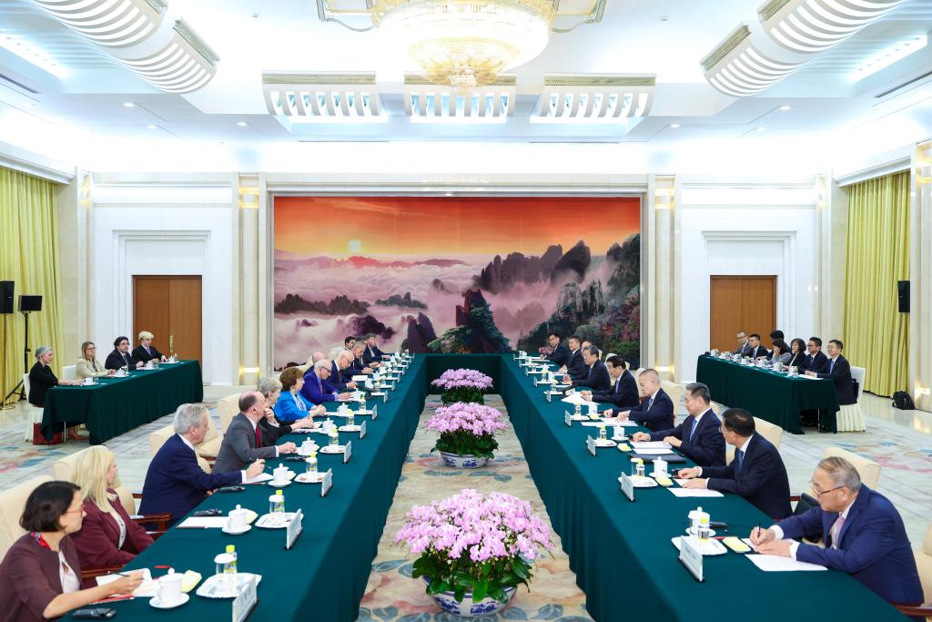 Senior CPC official meets delegation of British MPs
