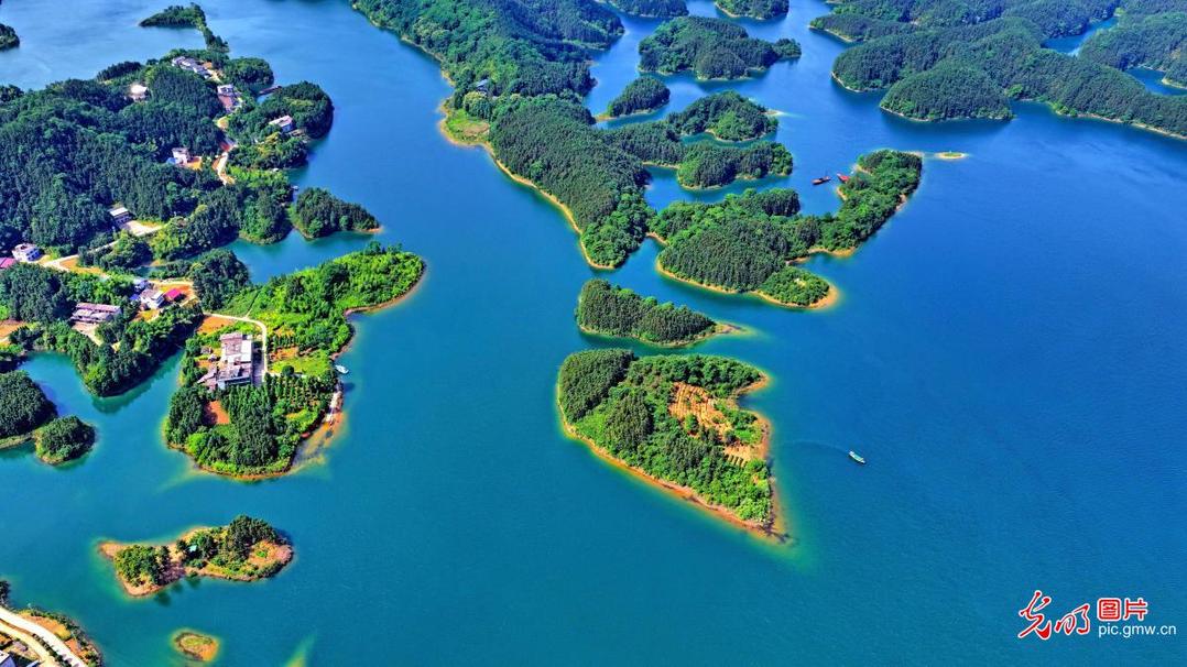 Picturesque scenery in C China's Hunan Picturesque scenery in C China's Hunan
