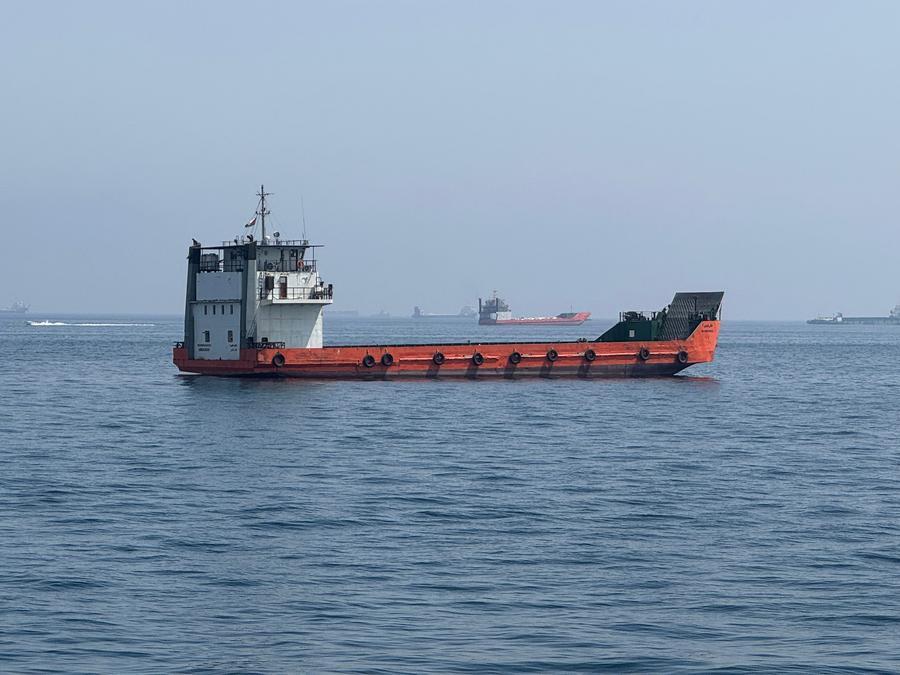 Iranian, U.S. forces clash at sea as Iran announces full closure of Strait of Hormuz -- media