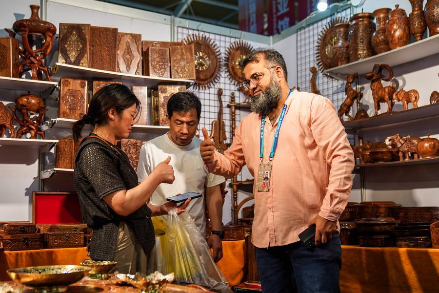 Pakistani merchant witnesses CSAE's growth