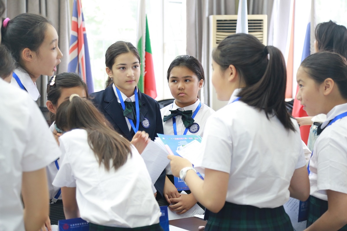 Young delegates share global governance ideas at Model United Nations conference