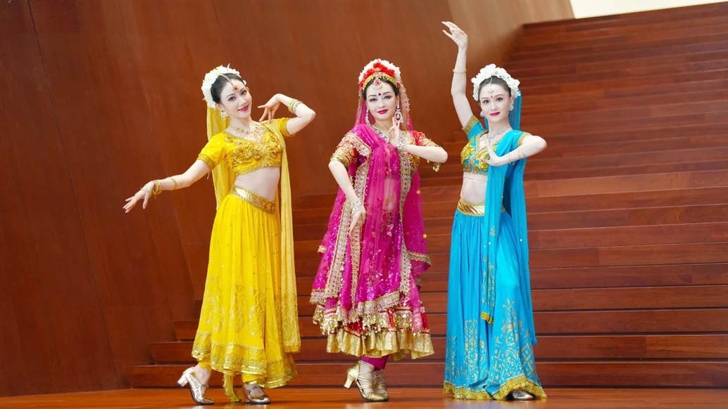 World dance gala celebrates cultural diversity in Beijing