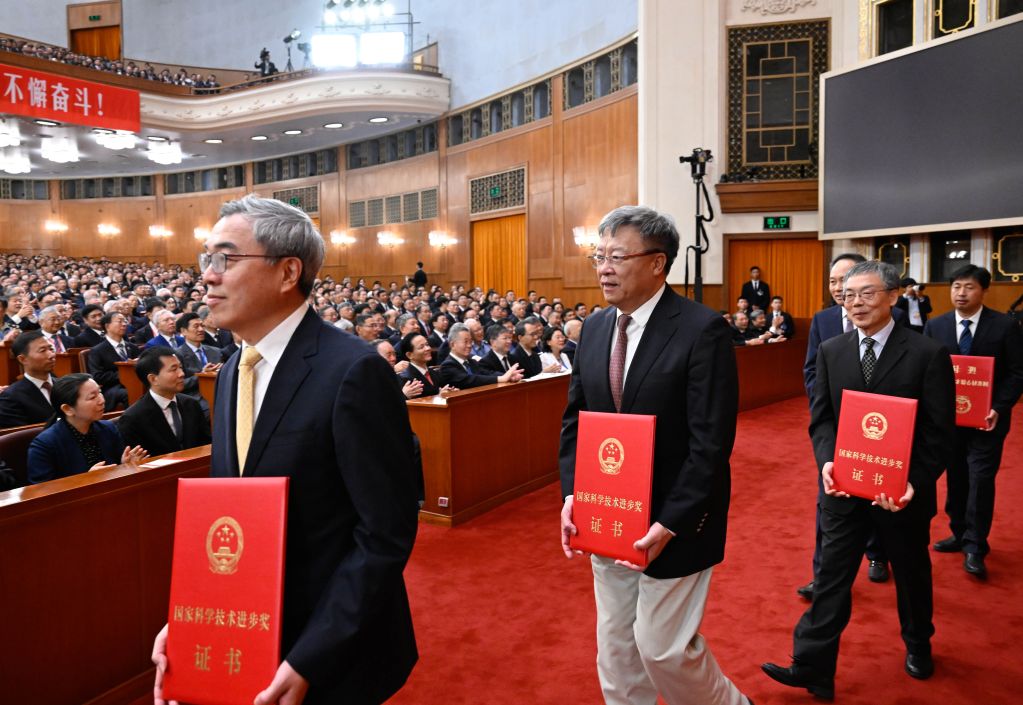 Xi calls for advancing Chinese modernization through sci-tech innovation