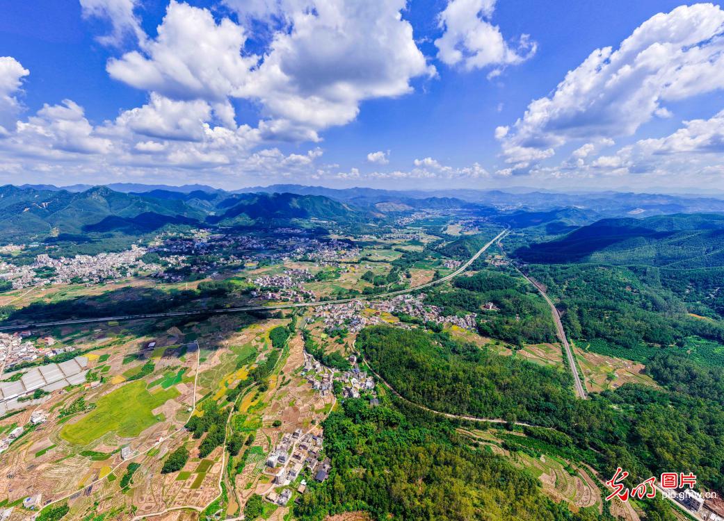 Village scenery blends nature with rural vitality in S China's Guangxi Village scenery blends nature with rural vitality in S China's Guangxi