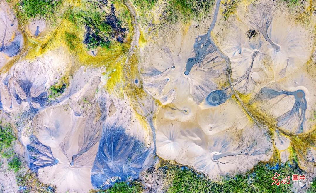 Natural sand patterns emerge on Yellow River riverbed Natural sand patterns emerge on Yellow River riverbed