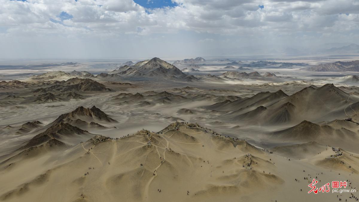 Heidushan's ink-wash landscape draws visitors in NW China's Qinghai