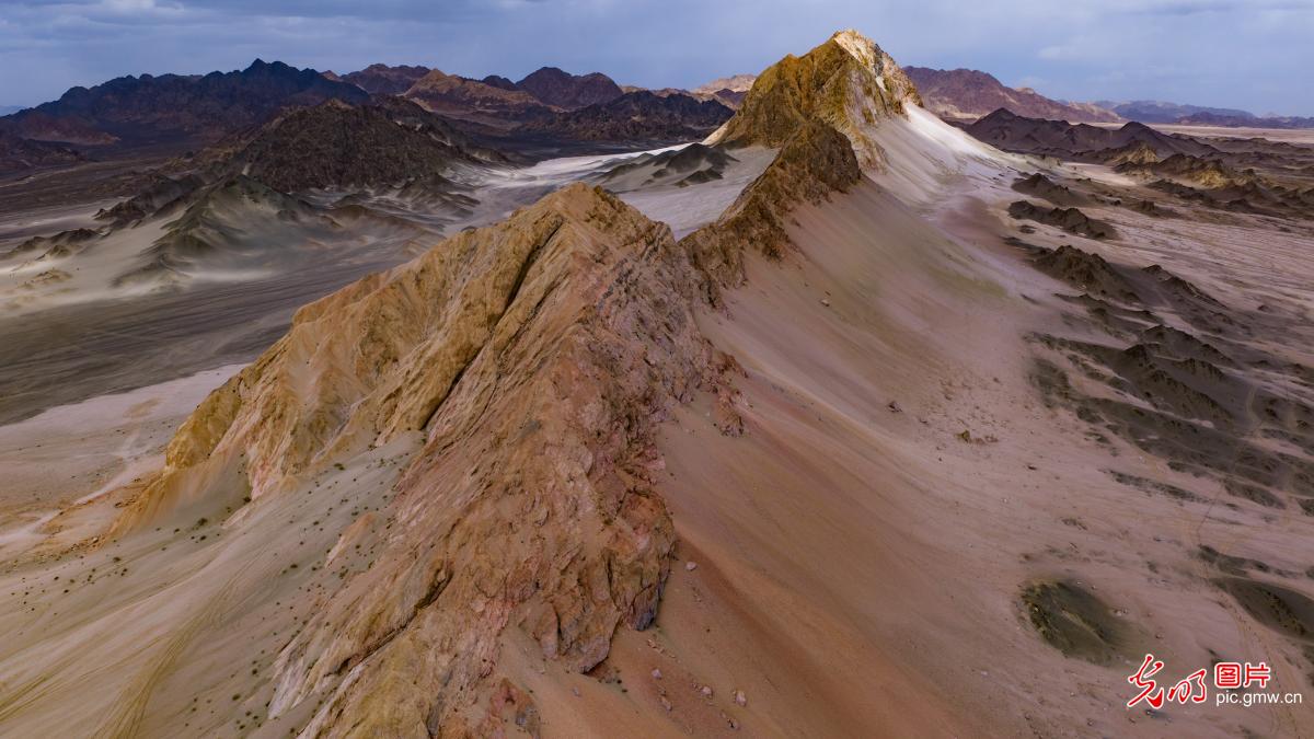 Heidushan's ink-wash landscape draws visitors in NW China's Qinghai