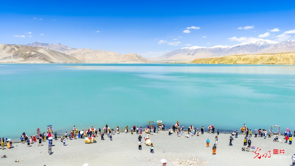 Baisha Lake Scenic Area attracts visitors in NW China's Xinjiang Baisha Lake Scenic Area attracts visitors in NW China's Xinjiang