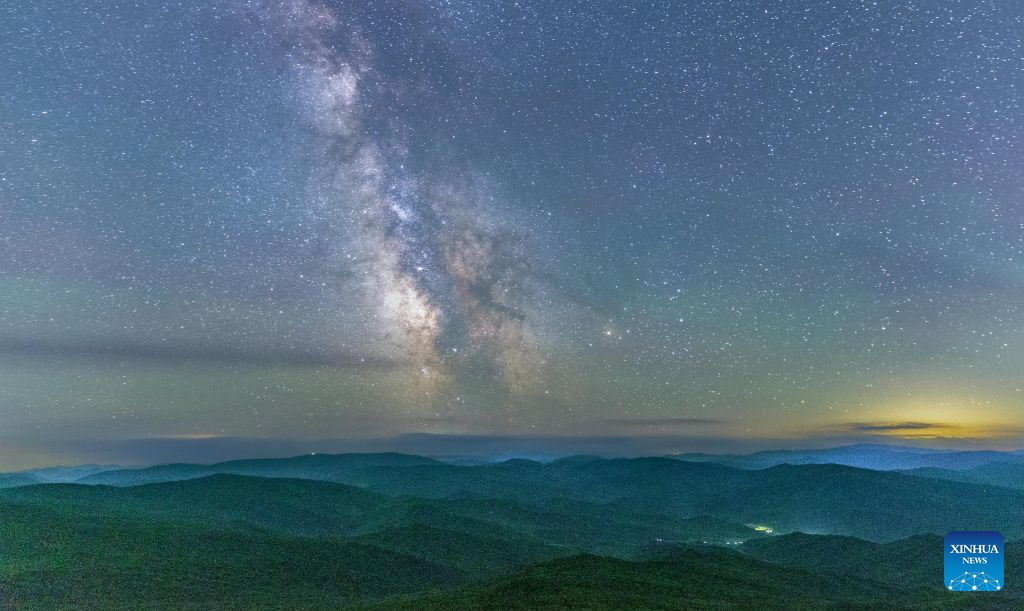 Milky Way sparkles over night sky in NE China's Heilongjiang