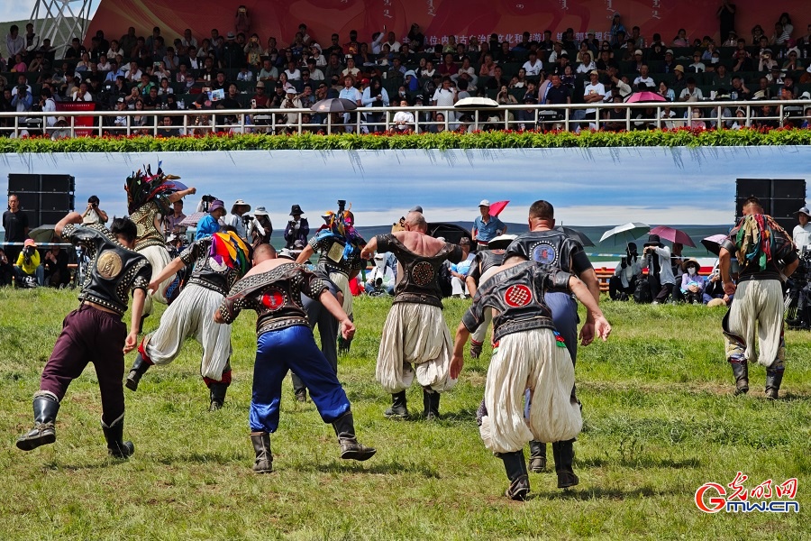Bökh wrestling features Naadam Festival in N China's Inner Mongolia Bökh wrestling features Naadam Festival in N China's Inner Mongolia