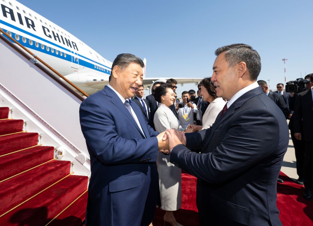Xi kicks off state visit to Kyrgyzstan, hailing