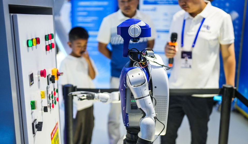Cutting-edge technologies showcased at 2026 China Int'l Big Data Industry Expo in Guiyang