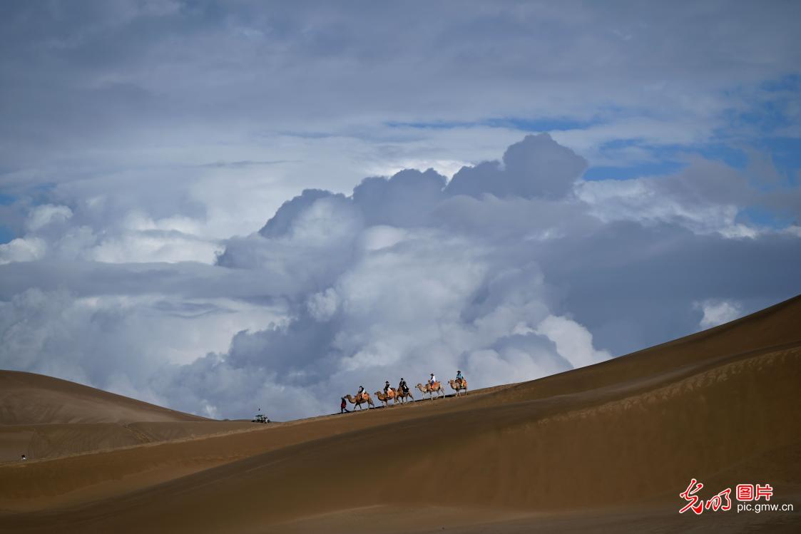 Scenic beauty in NW China's Mingsha Mountain Scenic beauty in NW China's Mingsha Mountain