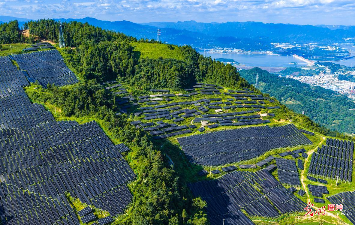 Solar panels blend into scenic landscape in C China's Hubei Solar panels blend into scenic landscape in C China's Hubei