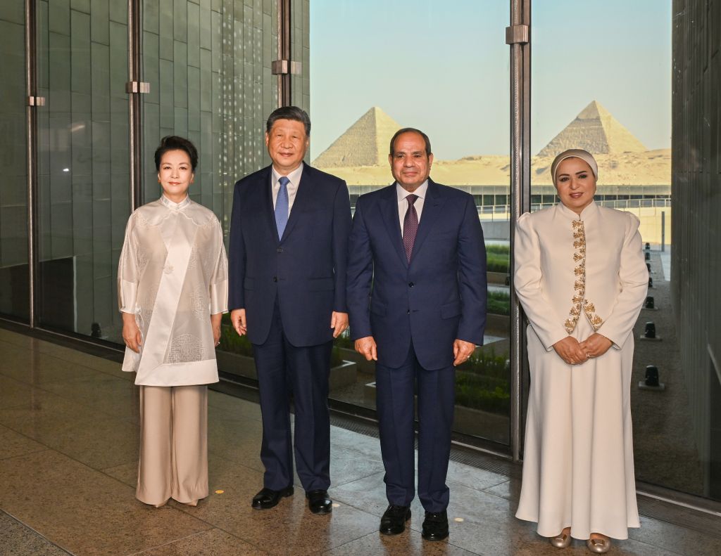 Xi, Peng Liyuan visit Grand Egyptian Museum