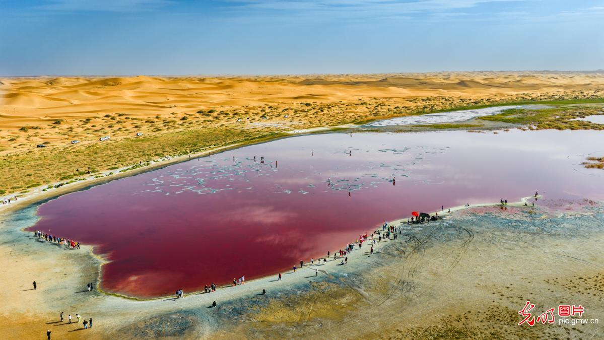 Ulan Lake creates a stunning scene in the Tengger Desert, N China's Inner Mongolia Ulan Lake creates a stunning scene in the Tengger Desert, N China's Inner Mongolia
