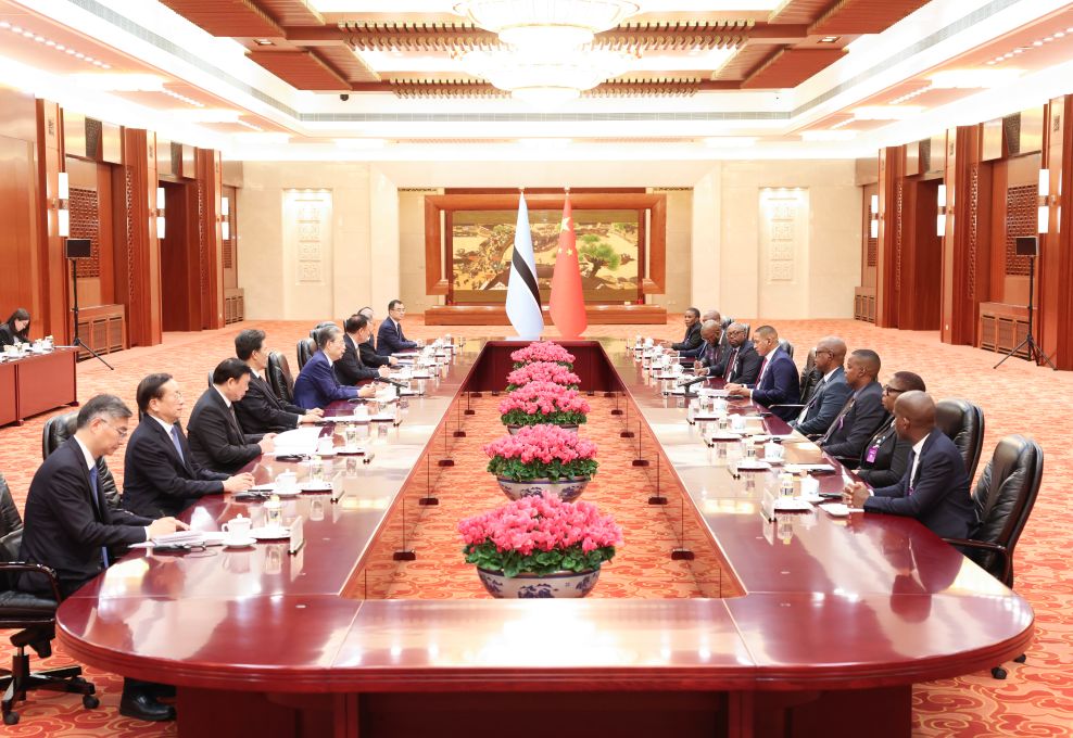 China's top legislator meets Botswana's president, Togo's president of Council of Ministers