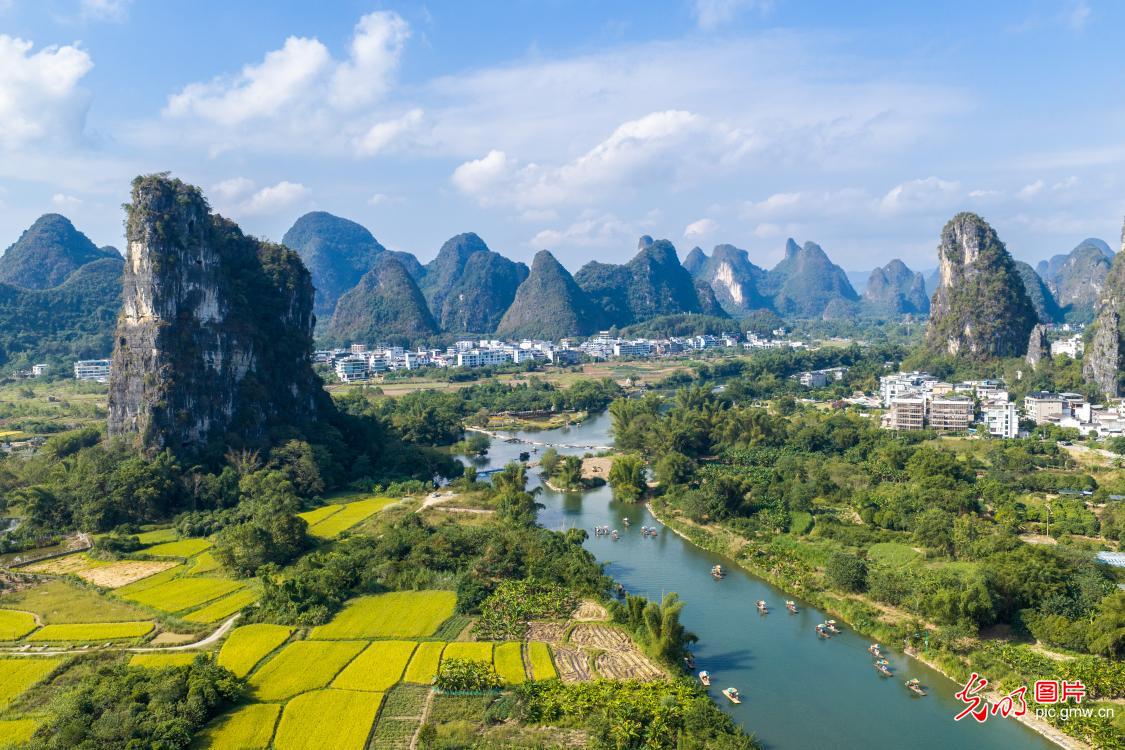 Autumn scenery in S China's Yulong River