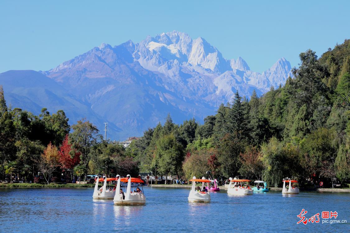 Majestic scenery of Jade SW China's Dragon Snow Mountain