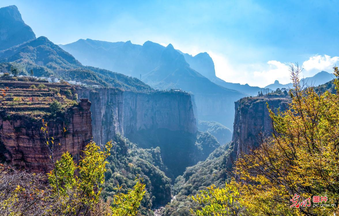 Autumn splendor of Xiyagou Resort in Shanxi