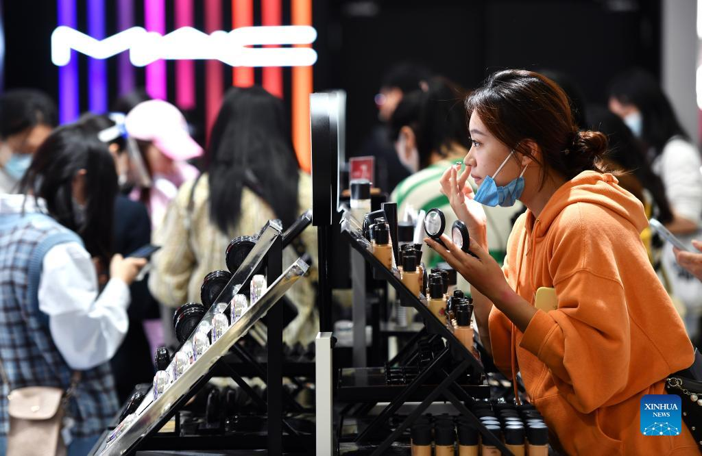 China's Hainan sees soaring duty-free sales in 2021