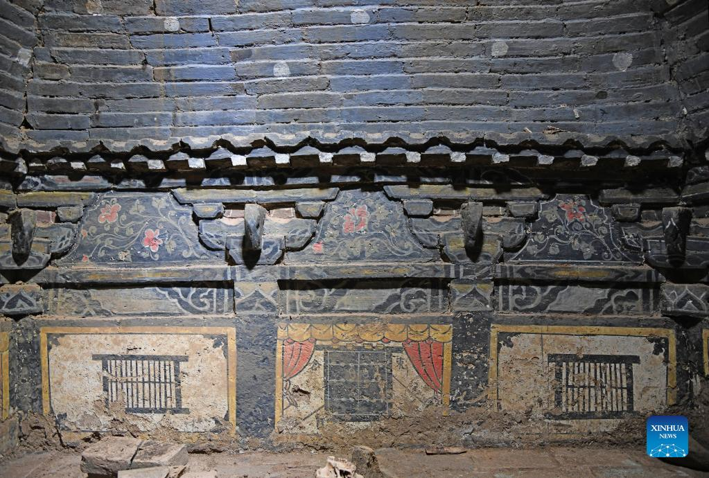 Ming Dynasty tomb chambers, murals unearthed in north China