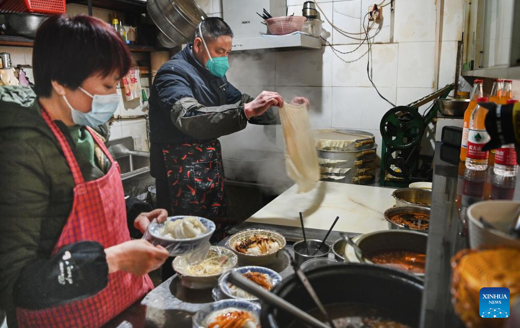 People's life in Xi'an gradually back on track