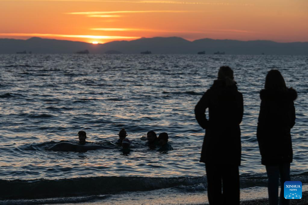 Rescue operation underway for injured whale found on Athens beach