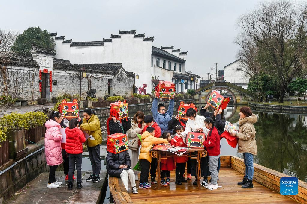 Various events held across China to celebrate upcoming Lantern Festival