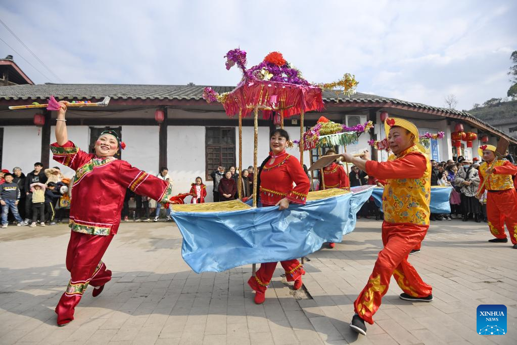 Various events held across China to celebrate upcoming Lantern Festival