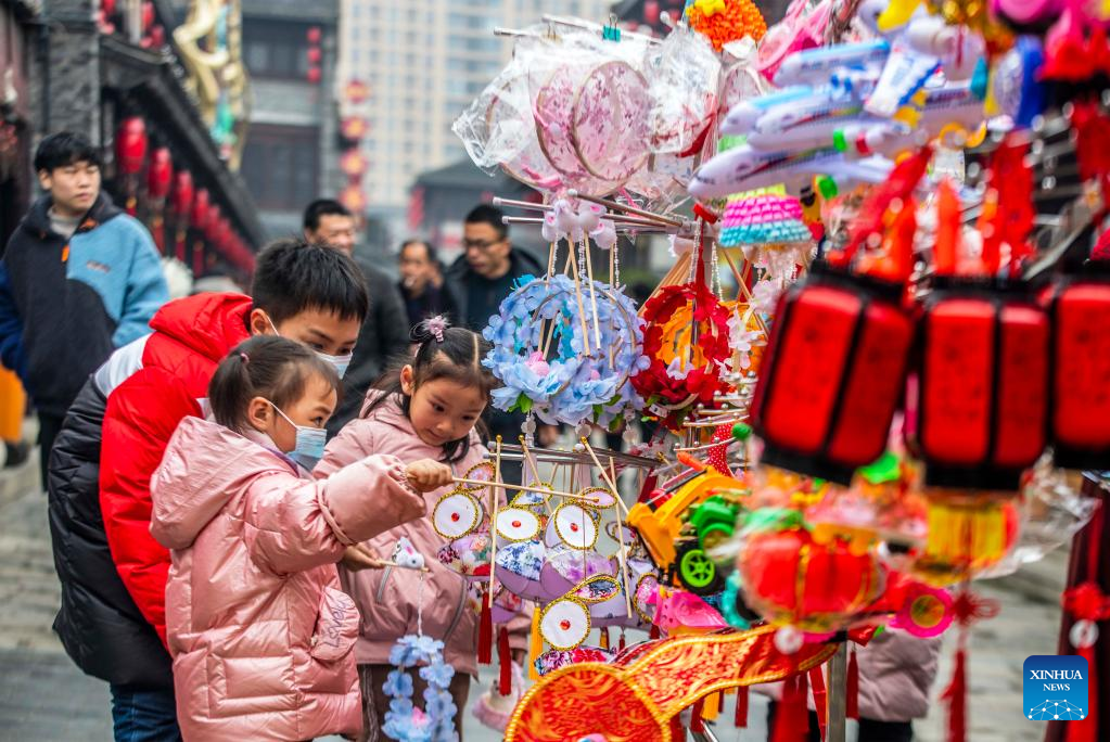 Various events held across China to celebrate upcoming Lantern Festival